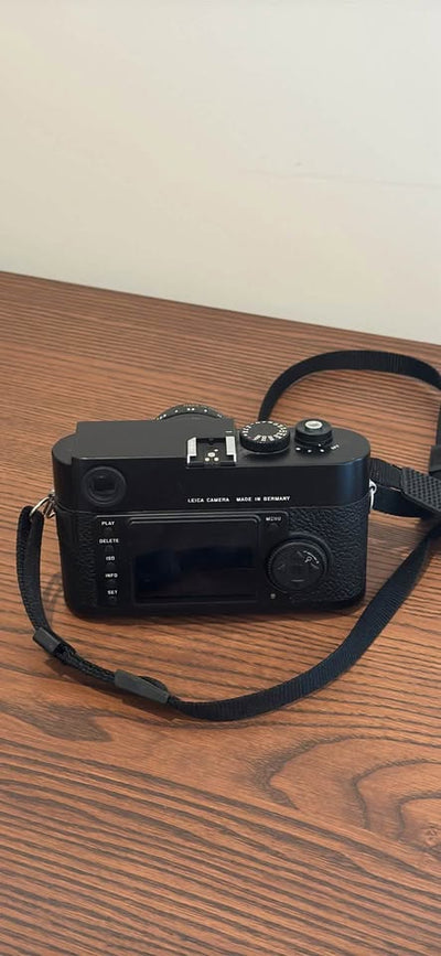 Leica M9 With Lense
