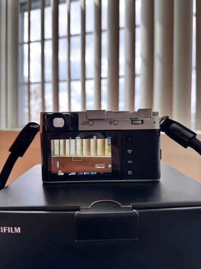 Fujifilm X100V 26.1MP Compact Camera - Silver